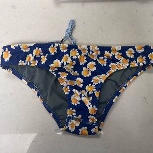 Jolyn M Andy Bottoms Dazed